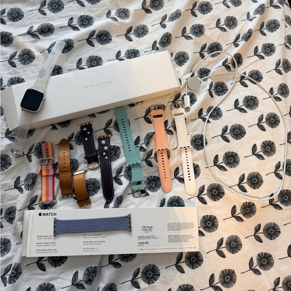 Apple Watch Series 7 Starlight Aluminum Case 41mm With Apple bands Working Order - Picture 3 of 14